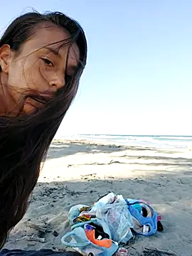 Luna-Natural online show from November 2025 06:56:02 PM