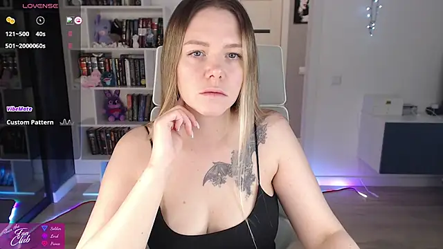 Emma Bryan online show from April 2026 06:58:01 PM