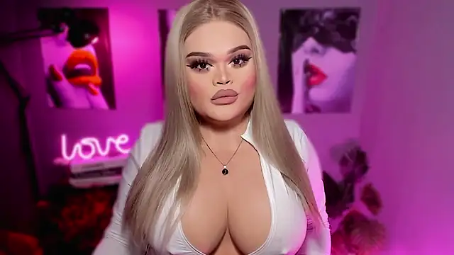 Snapshot of KarolinaThompson chatting on November 2025 07:24:02 AM KarolinaThompson online show from November 2025 07:24:02 AM