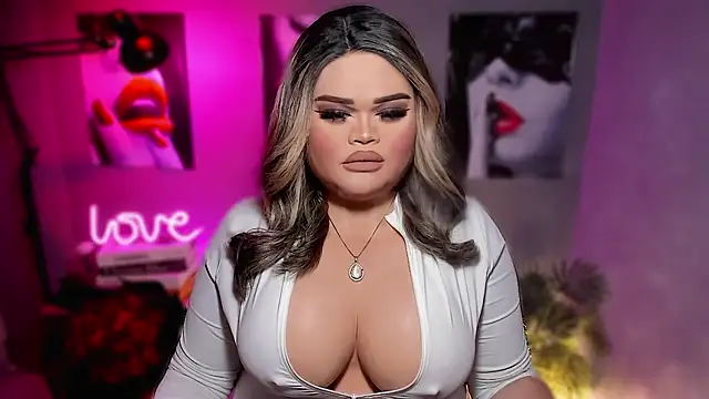 Snapshot of KarolinaThompson chatting on October 2025 04:00:01 AM KarolinaThompson online show from October 2025 04:00:01 AM