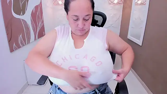 Snapshot of Sharon_tits chatting on May 2026 12:16:01 PM Sharon tits online show from May 2026 12:16:01 PM