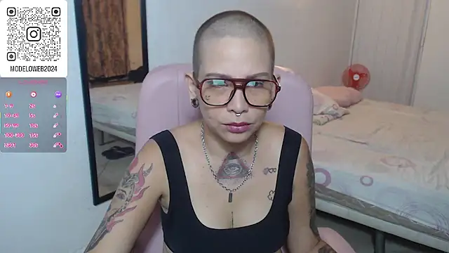 Snapshot of moon_cat85 chatting on March 2025 01:28:01 AM moon cat85 online show from March 2025 01:28:01 AM