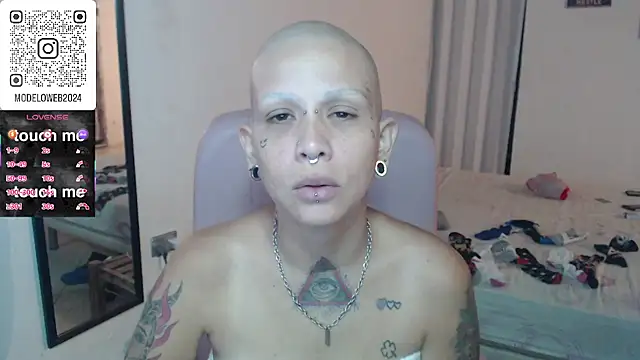 Snapshot of moon_cat85 chatting on March 2025 12:22:02 AM moon cat85 online show from March 2025 12:22:02 AM