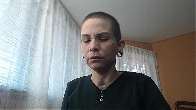 Snapshot of moon_cat85 chatting on February 2026 05:45:01 PM moon cat85 online show from February 2026 05:45:01 PM
