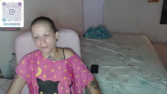 Snapshot of moon_cat85 chatting on February 2025 05:30:01 PM moon cat85 online show from February 2025 05:30:01 PM
