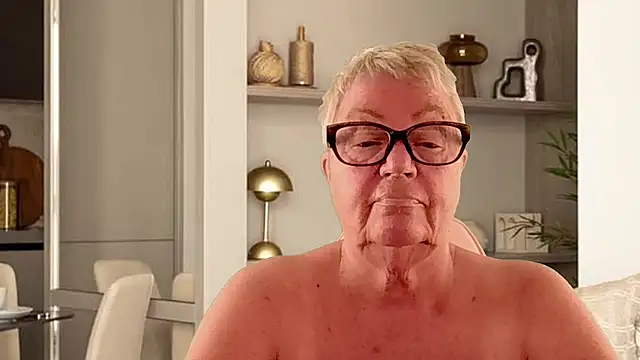 GrannyChrissy68 online show from April 2026 02:12:02 PM