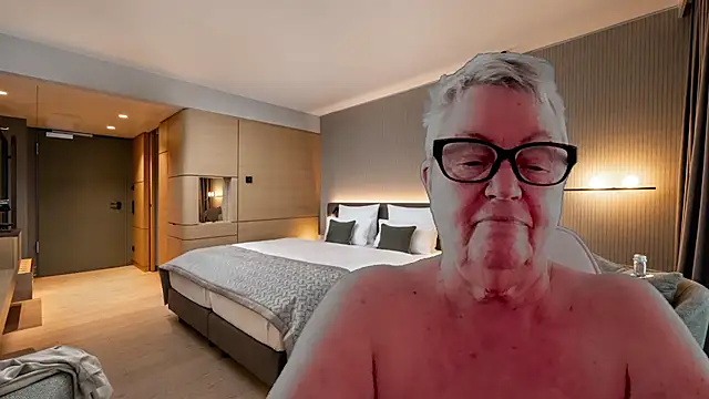 GrannyChrissy68 online show from January 2026 03:41:02 PM