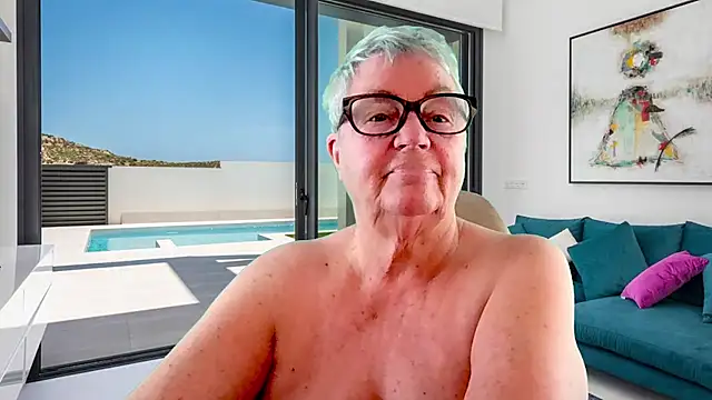 GrannyChrissy68 online show from June 2026 01:23:02 PM