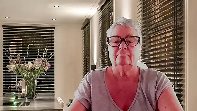 GrannyChrissy68 online show from February 2026 03:39:01 PM