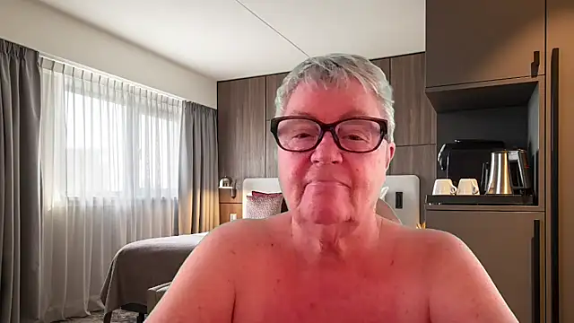 GrannyChrissy68 online show from July 2026 02:06:01 PM
