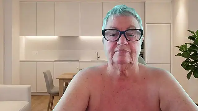 GrannyChrissy68 online show from June 2026 09:23:01 PM