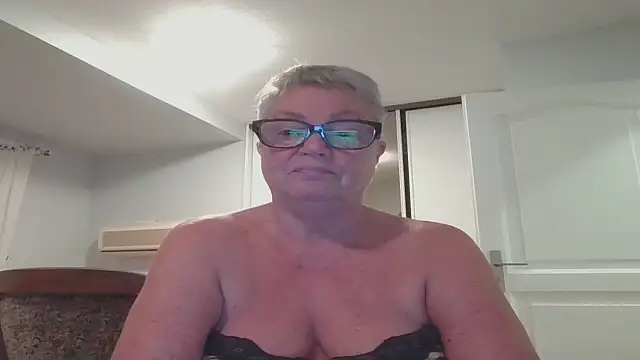 Snapshot of GrannyChrissy68 chatting on September 2025 07:17:02 PM GrannyChrissy68 online show from September 2025 07:17:02 PM