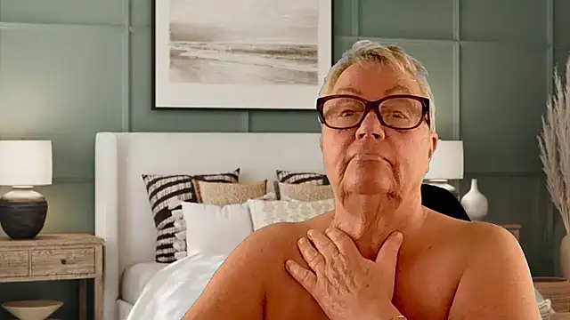 GrannyChrissy68 online show from March 2026 06:02:01 PM