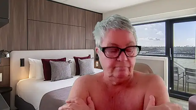 GrannyChrissy68 online show from June 2026 12:38:01 PM