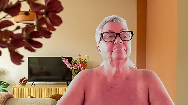 GrannyChrissy68 online show from February 2026 02:24:02 PM