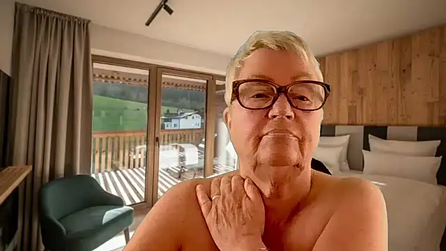 GrannyChrissy68 online show from March 2026 12:20:02 PM