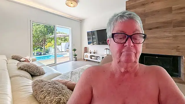 GrannyChrissy68 online show from April 2026 02:46:01 PM