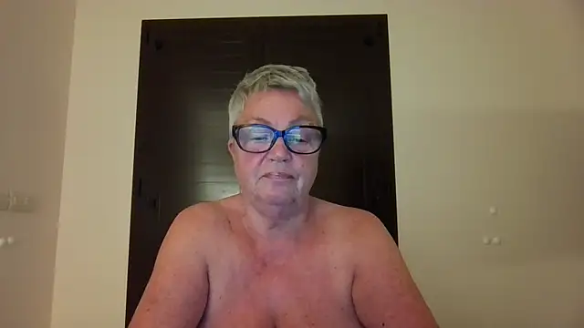 Snapshot of GrannyChrissy68 chatting on October 2025 09:29:02 PM GrannyChrissy68 online show from October 2025 09:29:02 PM