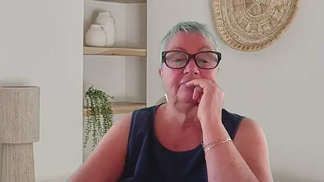 GrannyChrissy68 online show from May 2026 12:30:01 PM