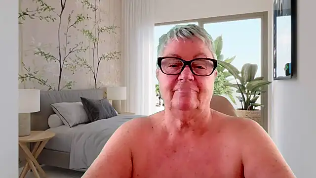 GrannyChrissy68 online show from June 2026 12:26:02 PM