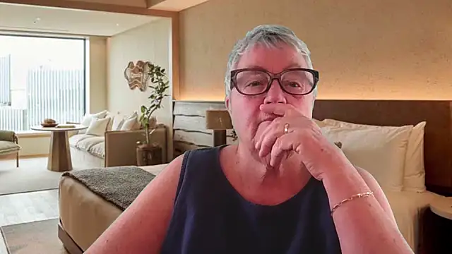 GrannyChrissy68 online show from June 2026 12:43:02 PM