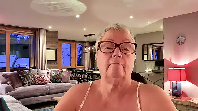GrannyChrissy68 online show from March 2026 05:42:02 PM