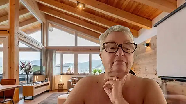 GrannyChrissy68 online show from March 2026 03:15:01 PM