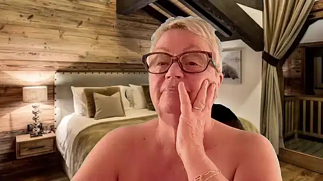 GrannyChrissy68 online show from March 2026 10:01:02 PM