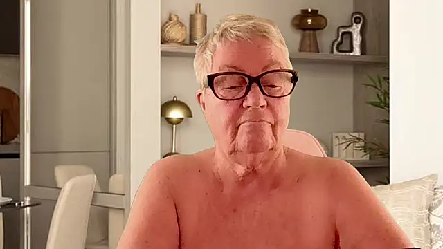 GrannyChrissy68 online show from April 2026 12:23:01 PM