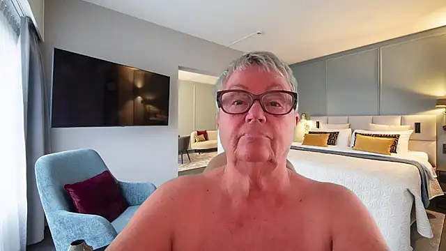 GrannyChrissy68 online show from May 2026 02:35:02 PM