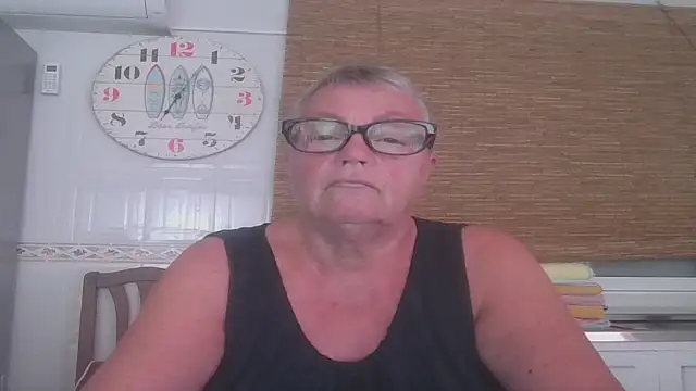 GrannyChrissy68 online show from October 2025 06:05:01 PM