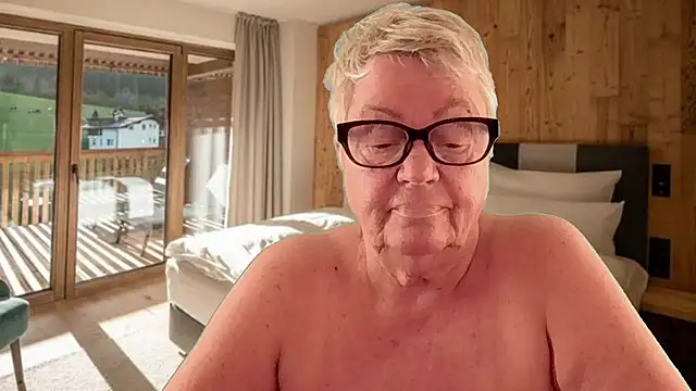 GrannyChrissy68 online show from March 2026 01:34:01 PM