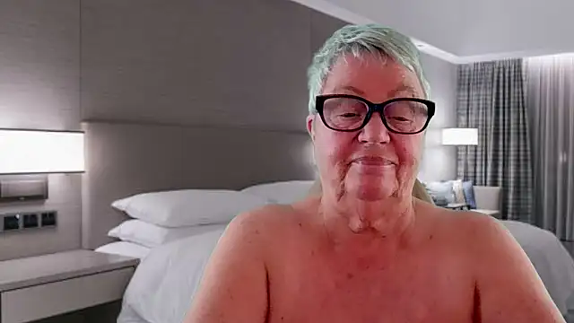 GrannyChrissy68 online show from May 2026 08:51:01 PM