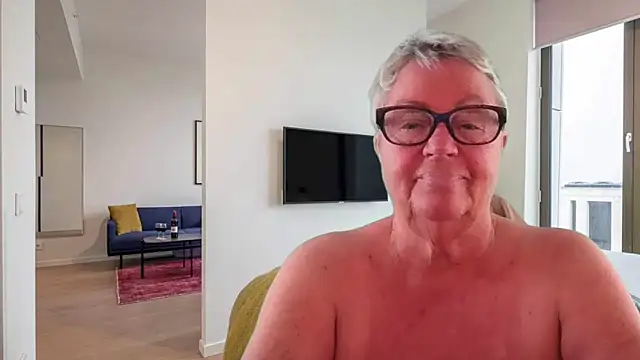 GrannyChrissy68 online show from May 2026 02:20:02 PM