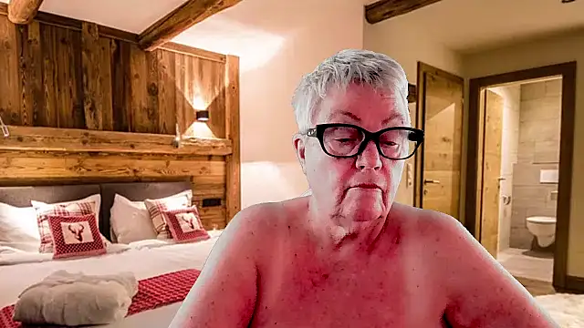 GrannyChrissy68 online show from February 2026 02:41:02 PM