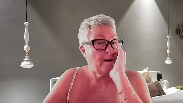 GrannyChrissy68 online show from February 2026 10:51:02 PM