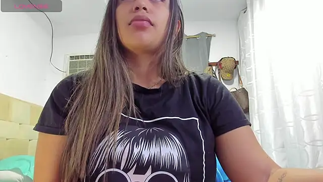 sweetfabianaxl online show from February 2026 07:03:02 PM