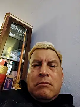 Snapshot of gayphotograper chatting on November 2025 08:24:01 PM gayphotograper online show from November 2025 08:24:01 PM
