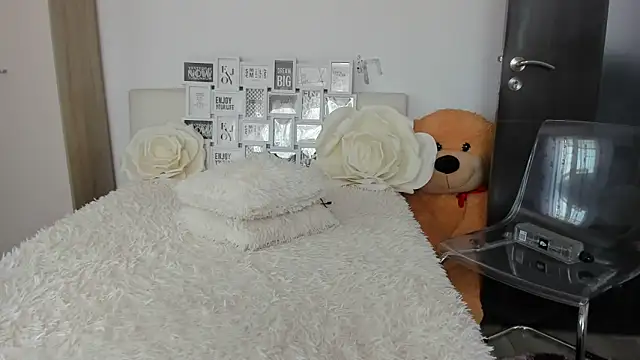 sweetemy4u online show from April 2026 09:00:01 AM