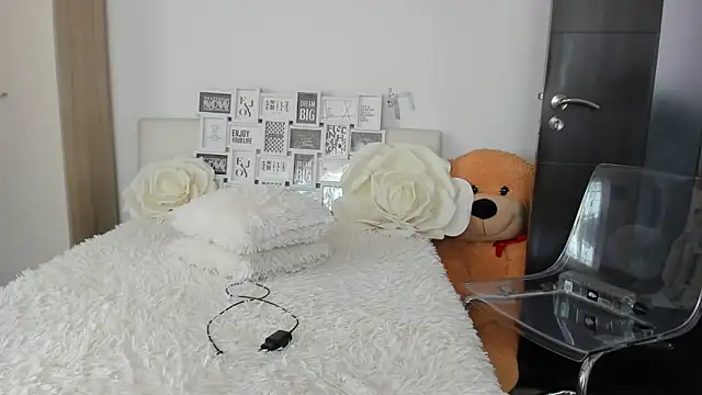 sweetemy4u online show from May 2026 07:45:02 AM