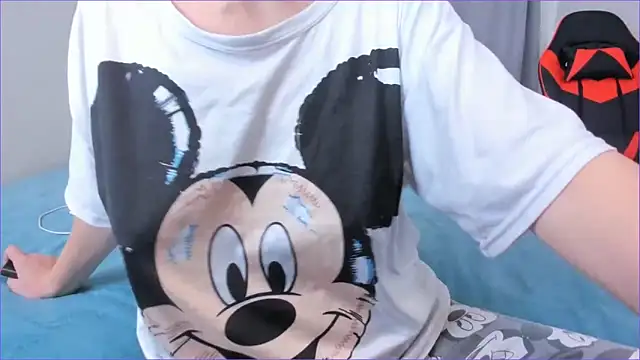 Snapshot of DreamGirl225 chatting on October 2025 10:38:02 PM DreamGirl225 online show from October 2025 10:38:02 PM