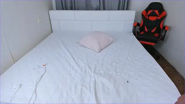 Snapshot of DreamGirl225 chatting on December 2025 11:05:02 PM DreamGirl225 online show from December 2025 11:05:02 PM