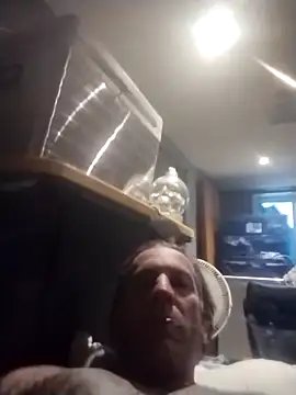 trucker1979 online show from December 2025 05:18:01 PM