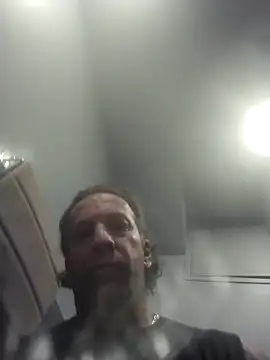 trucker1979 online show from December 2025 08:04:02 PM