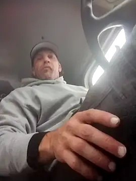 trucker1979 online show from December 2025 03:18:02 PM