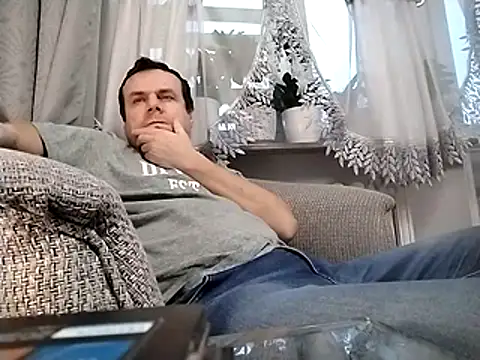 grzes19763 online show from December 2025 02:01:02 PM