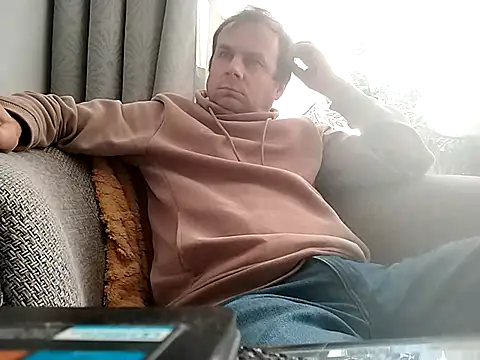 grzes19763 online show from October 2025 08:30:01 AM