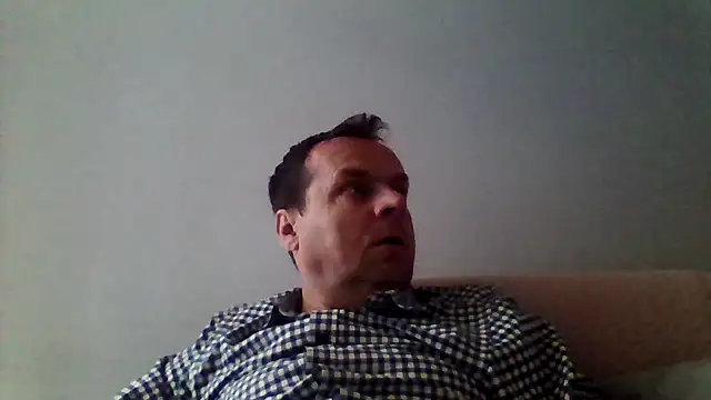 grzes19763 online show from April 2026 04:13:02 PM
