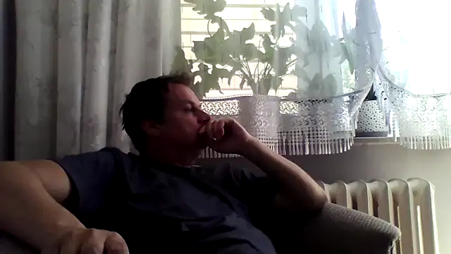 grzes19763 online show from May 2026 09:39:01 AM