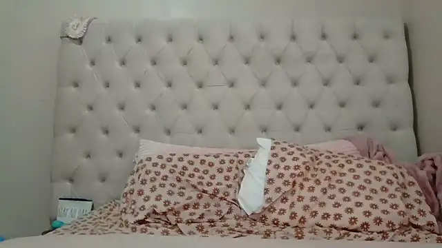 Snapshot of beautylovess chatting on January 2026 04:43:02 PM beautylovess online show from January 2026 04:43:02 PM